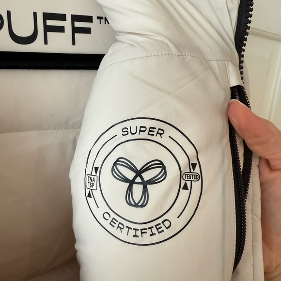 Aritzia Super Puff Jacket in Pearl size M - Picture 4 of 7